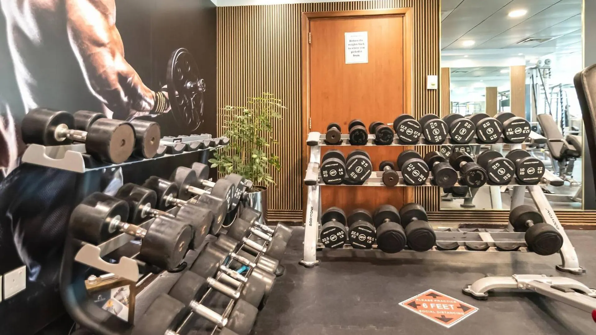 Spacious & Cosy 1Br In Marina Dubai United Arab Emirates