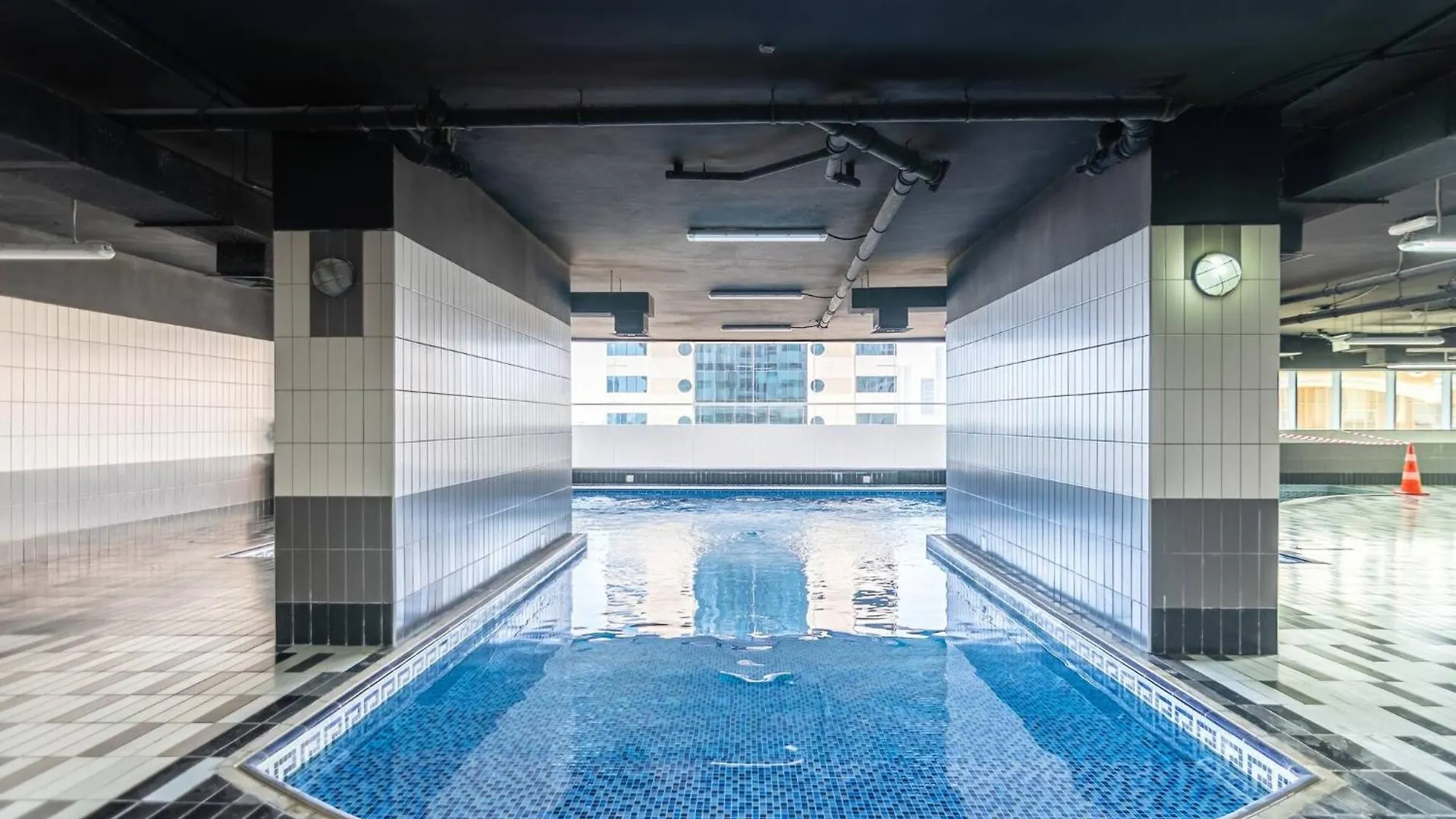 Spacious & Cosy 1Br In Marina Dubai Apartment